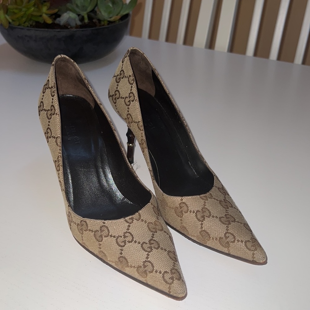 Gucci pumps